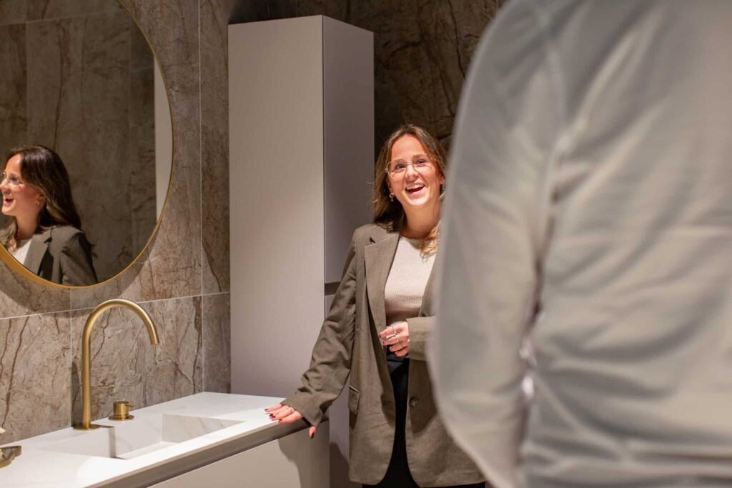 Badkamerwens? Thera duikt er vol vertrouwen in!